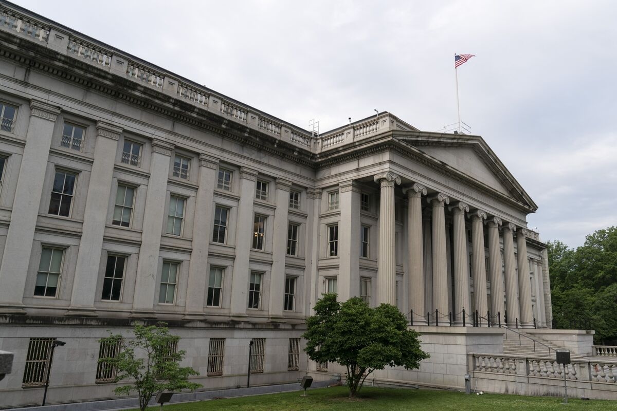 Treasury Yields Rebound From Monthly Lows as Oil Stabilizes