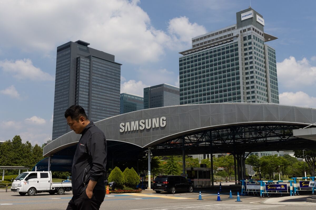 Samsung Posts First Profit Drop Since 2023 After AI Chip Delays