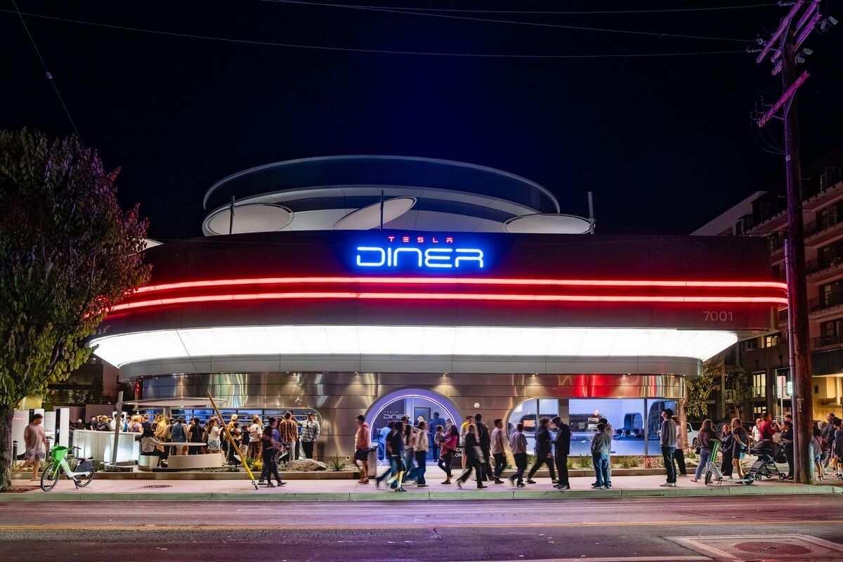 Giving the New Tesla Diner in Los Angeles a Test Drive: Review