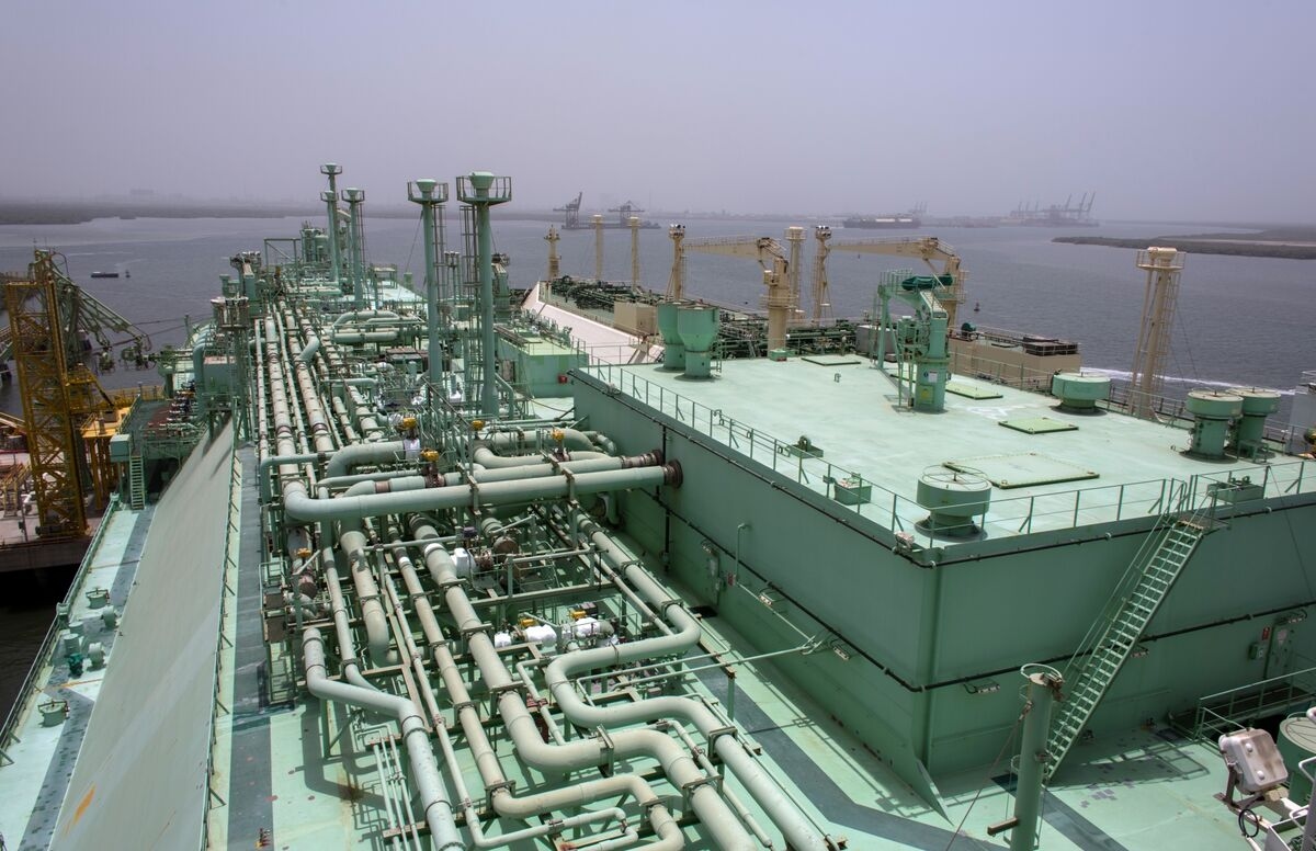 Goldman Sees Hot Weather in Asia Moderating LNG Flows to Europe