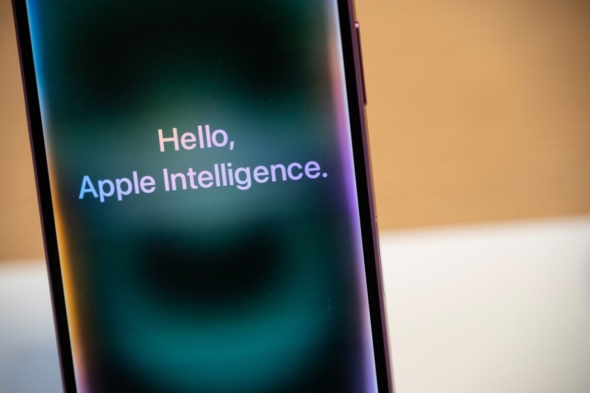 Apple Weighs Using Anthropic or OpenAI to Power Siri in Major Reversal