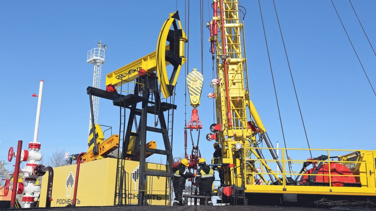 EU Imposes New Sanctions on Russia and Its Oil Trade