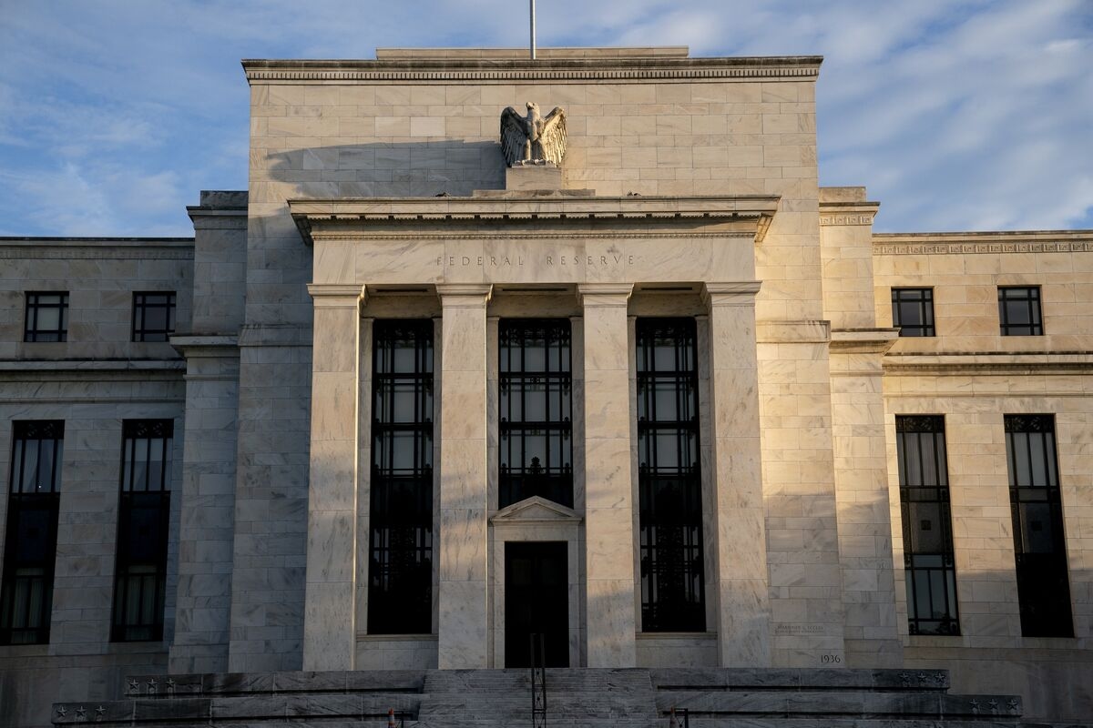 Fed to Shrink Staff By About 10% Over Next Several Years