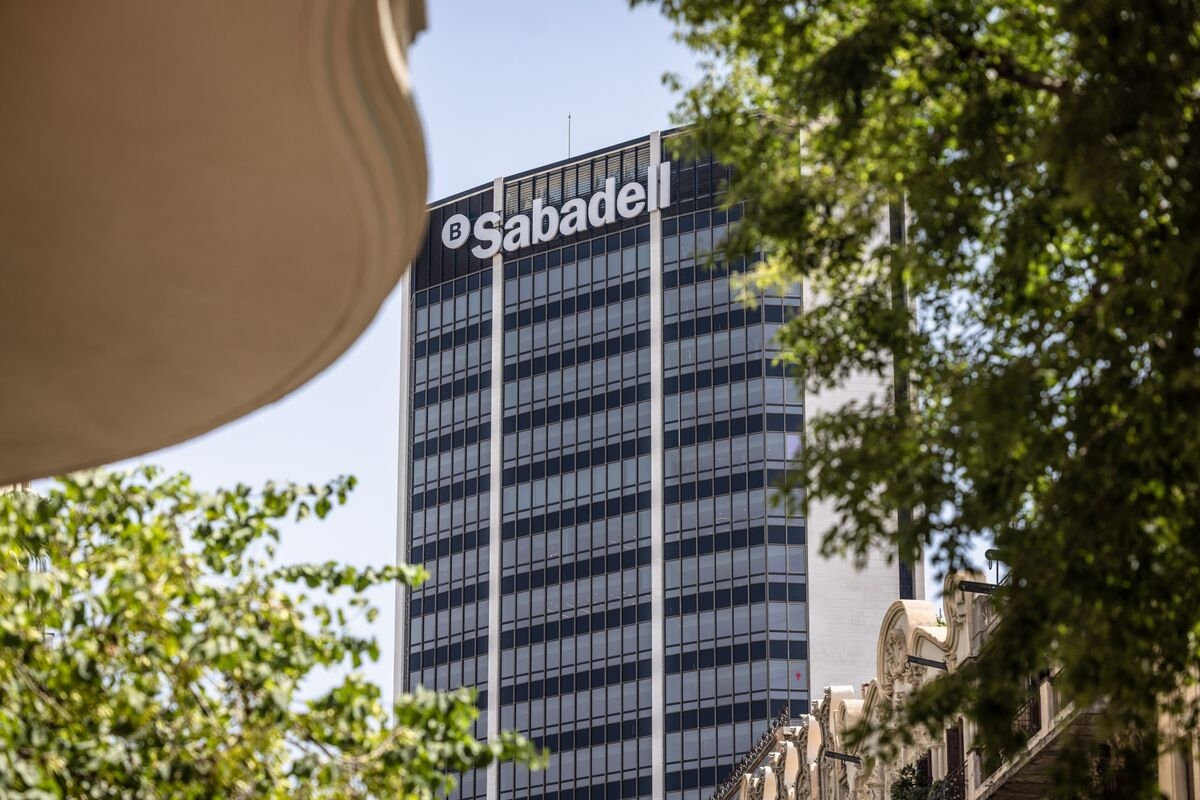 BBVA Favors Proceeding With Sabadell Bid If Investors Agree