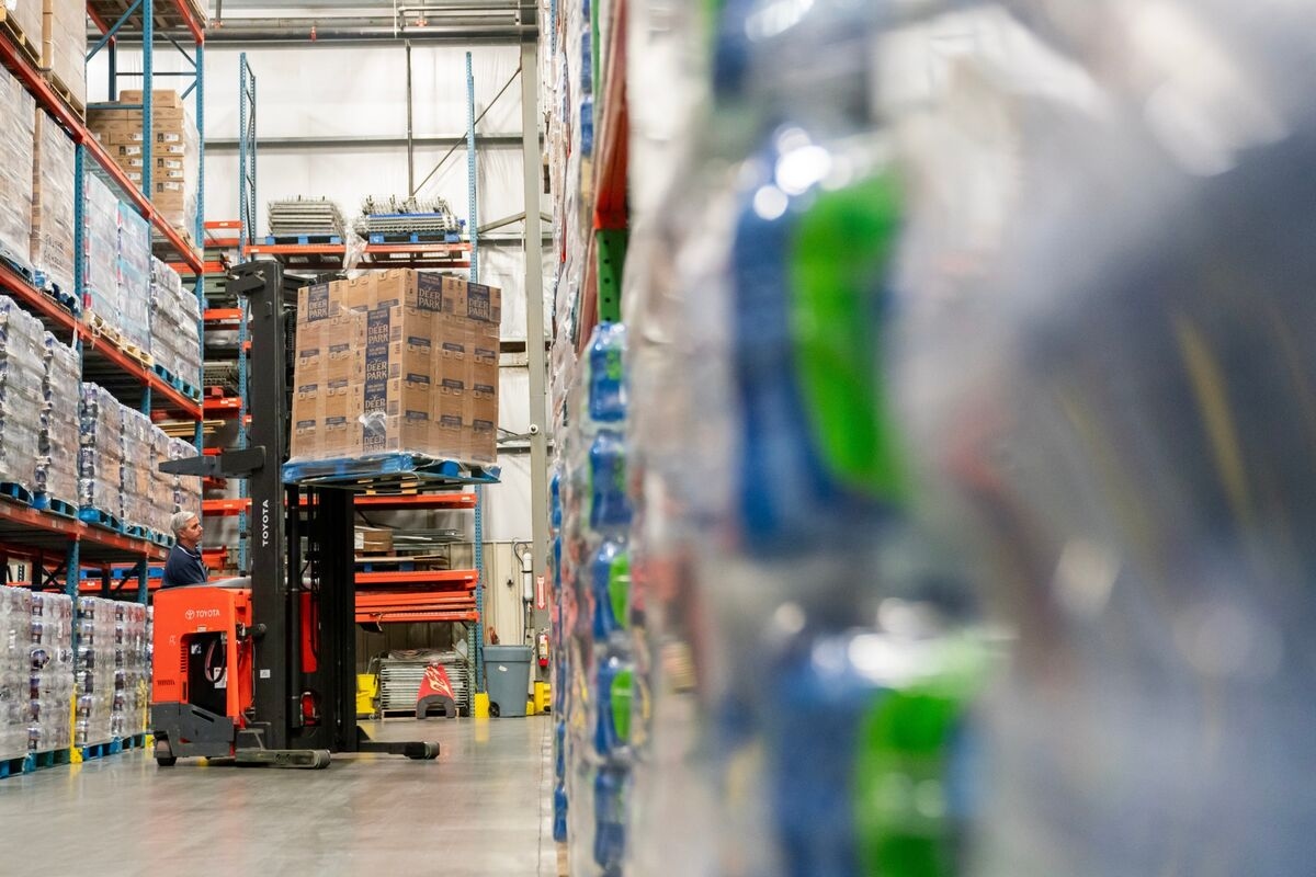 US Service Providers Expand at Modest Pace as Employment Slows