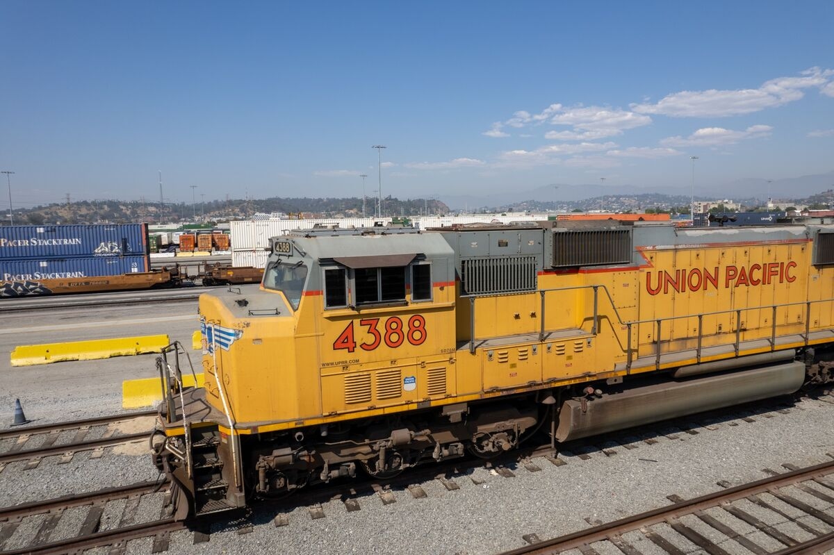Railroads' Best Shot at Growth Is a Mega-Merger