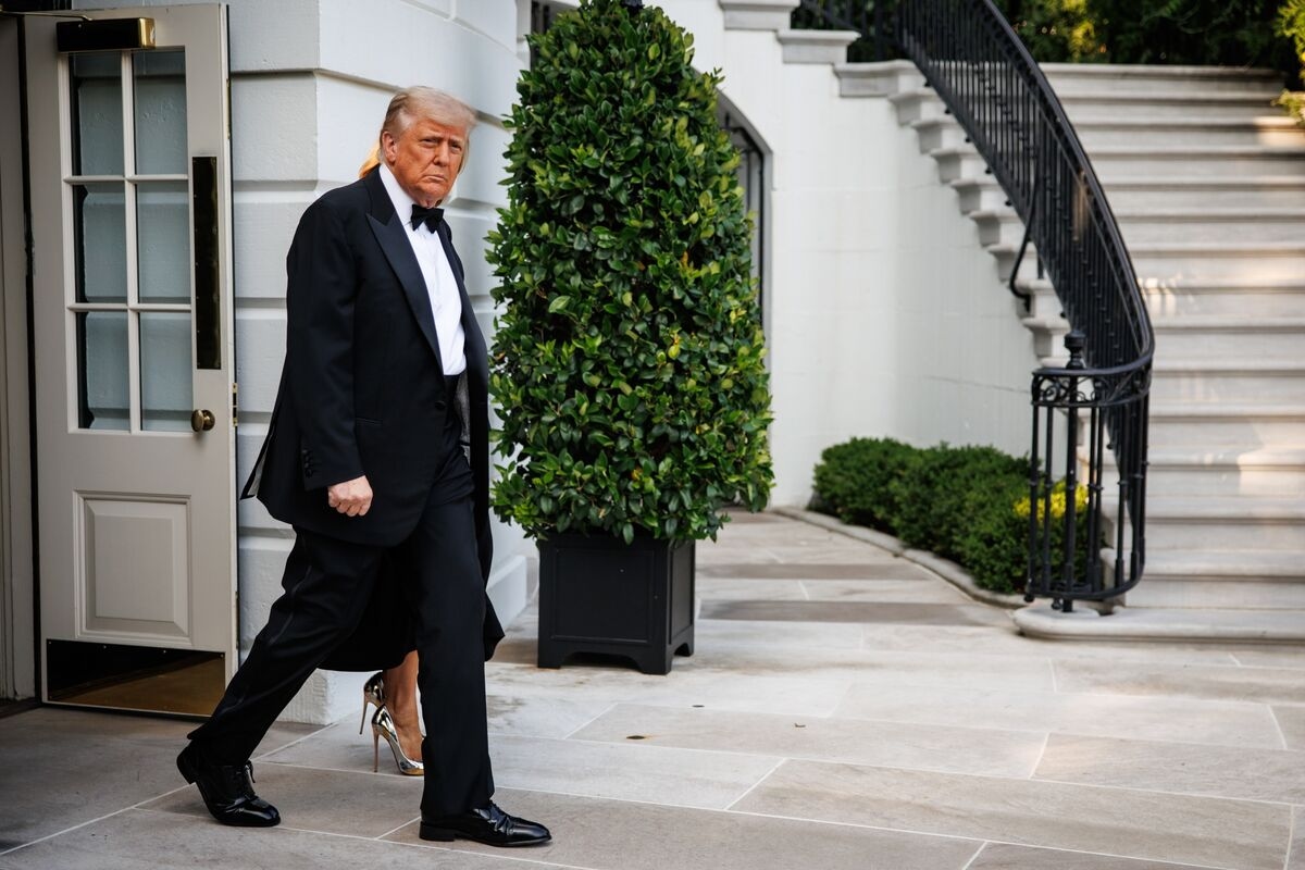 Trump Says He Will Set Unilateral Tariff Rates Within Two Weeks
