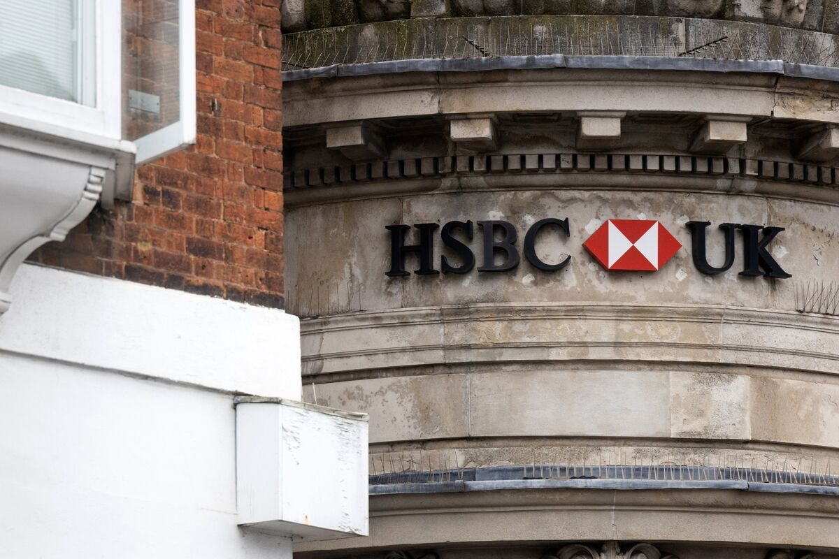 HSBC Expands UK Wealth Bet in Race to £100 Billion Asset Goal