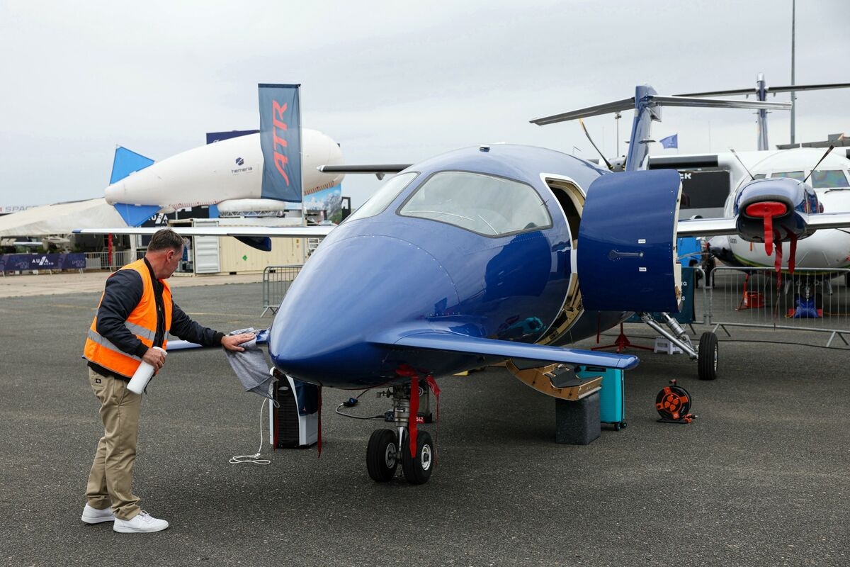 Drone Maker Baykar Completes Deal for Italy's Piaggio Aerospace