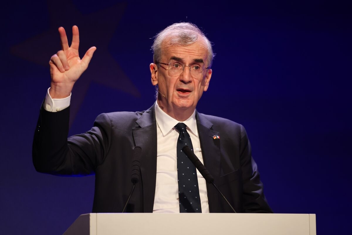 ECB's Villeroy Says If Policy Needs to Change, Loosening More Likely