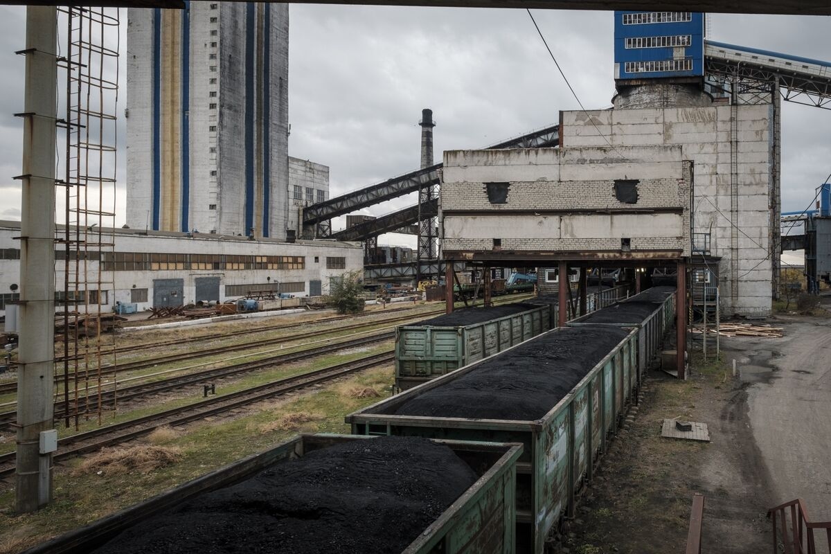 Kyiv Has No Plan to Hike Railroad Tariffs This Year, Kuleba Says