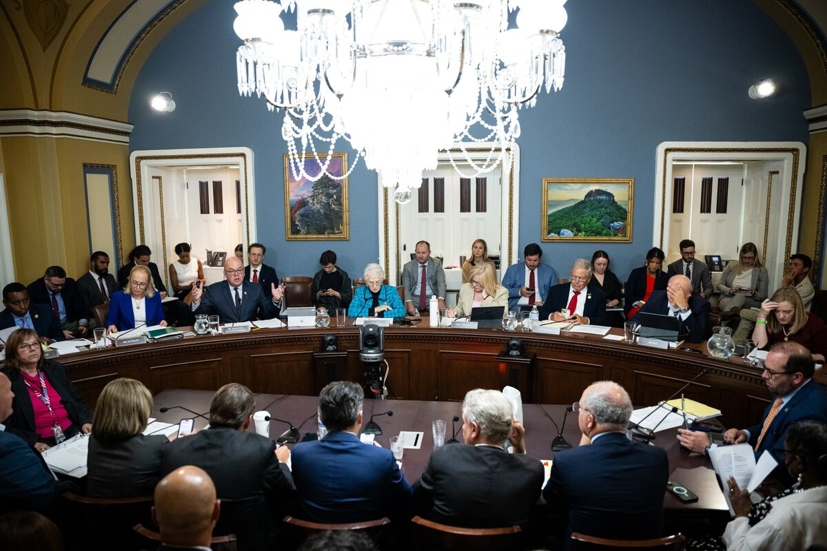 Trump Tax Bill Hits Republican Resistance in House Ahead of Vote
