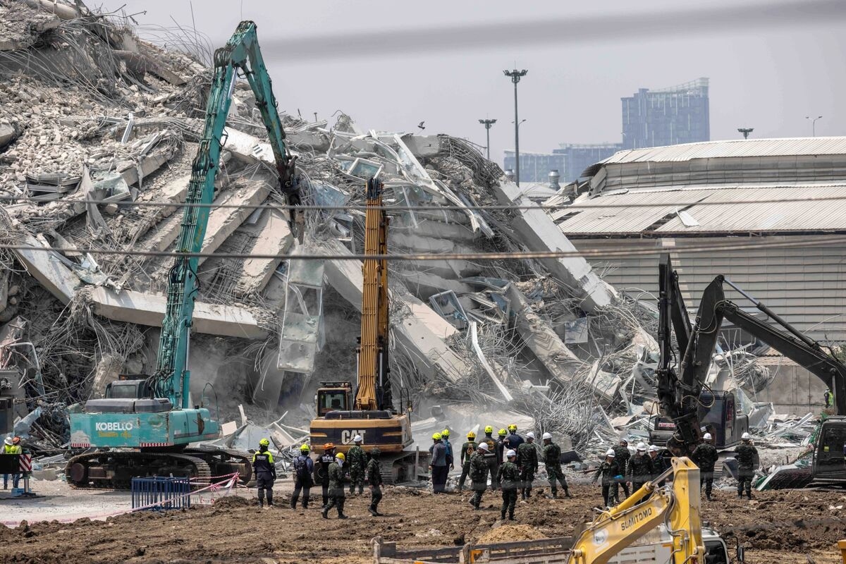 Bangkok Building Collapse Tied to Construction and Design Flaws