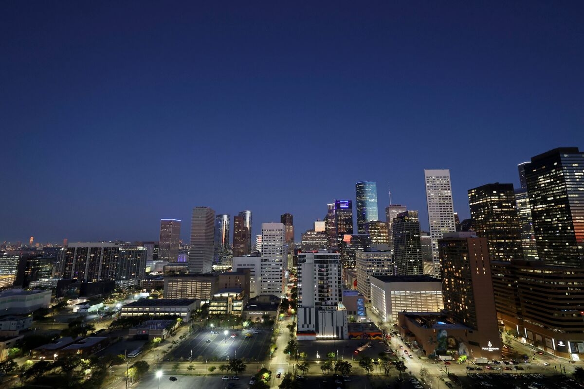 Encino Plans to Cut 121 Houston Jobs Amid $5.6 Billion EOG Deal