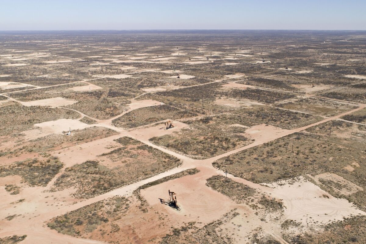 Chevron Nears Oil Output Plateau in Permian, Adding Billions in Cash Flow