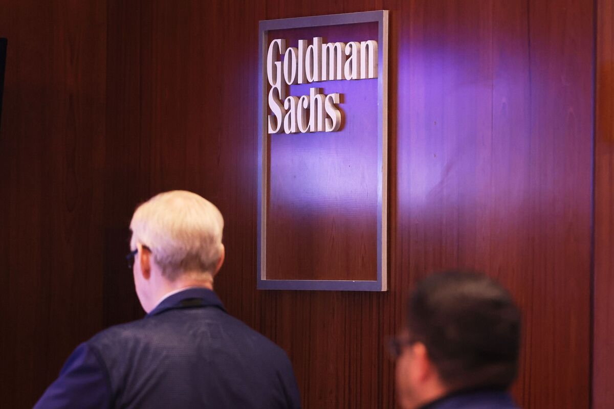 Goldman Demands an Oath From Junior Bankers to Fend Off Private Equity Poaching