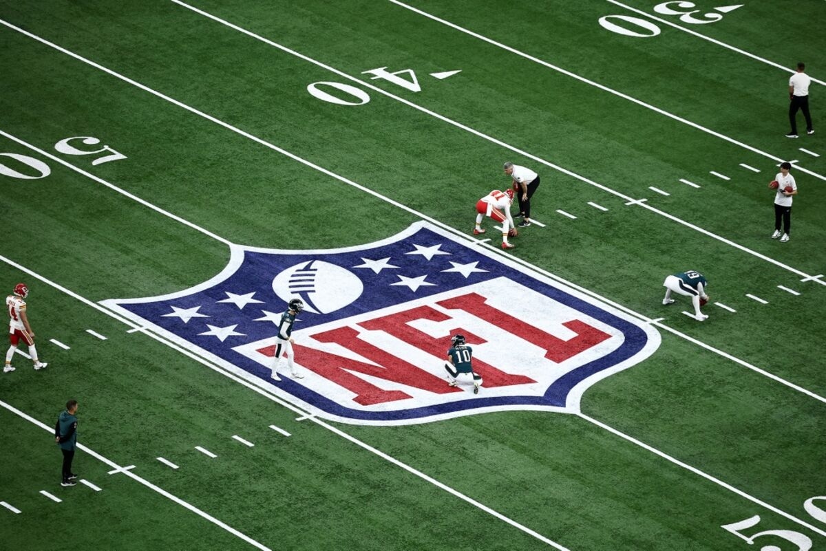 Apollo, Ares Aim for Bigger Role Backing Sports Leagues, Teams