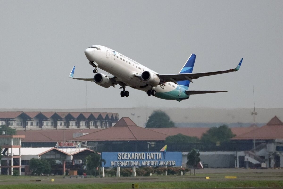 Garuda New 737 Plane's Higher Rent May Strain Finances Further