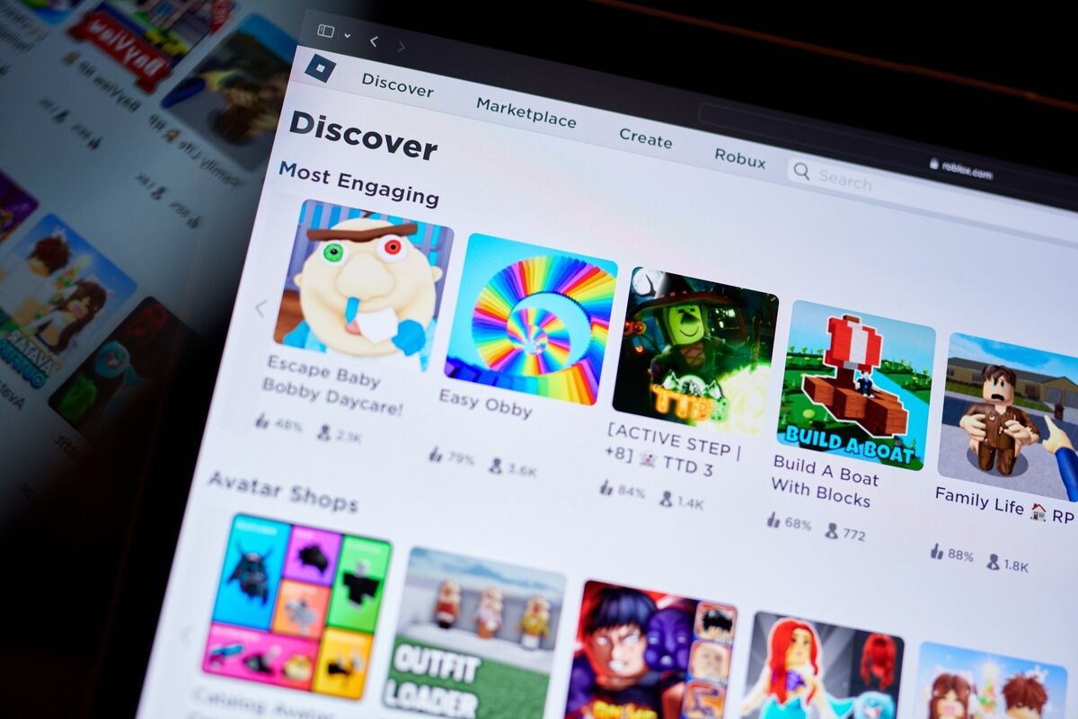 Roblox Game-Buying Frenzy Is Turning Teens Into Millionaires