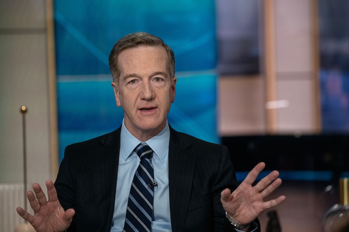 Mike Wilson Sees Up to 10% S&P 500 Drop, Is Eager to Buy the Dip