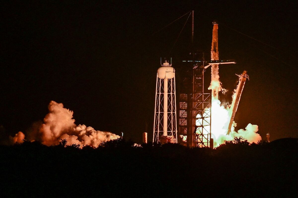 Axiom's Crew Arrives at Space Station Aboard SpaceX Capsule