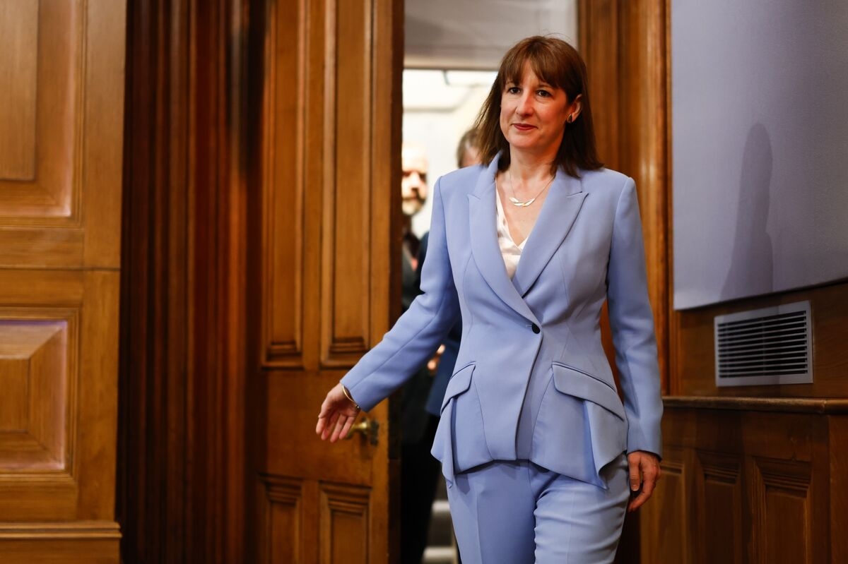 Reeves Tells Cabinet Next Tax Rise to Be Challenging, Times Says