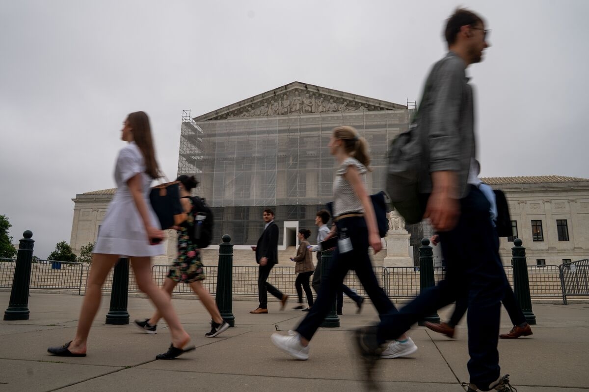 GOP Gets Supreme Court Review on Political Party Spending Caps