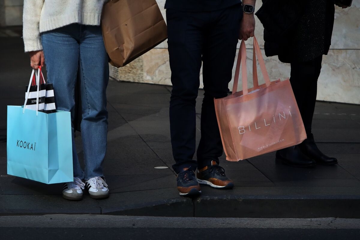 Australian Retail Sales Miss Estimates, Adding to Rate-Cut Case