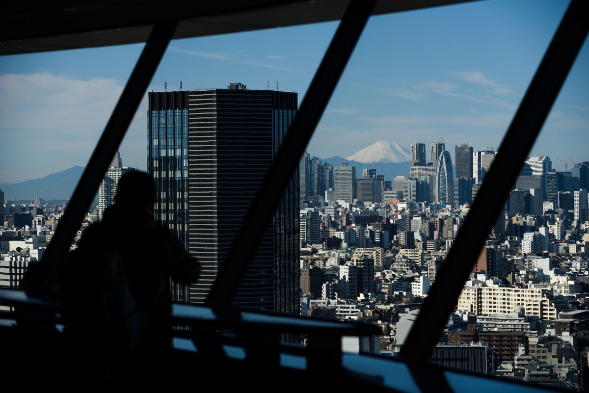 Japan Loses Top Creditor Status for First Time in 34 Years