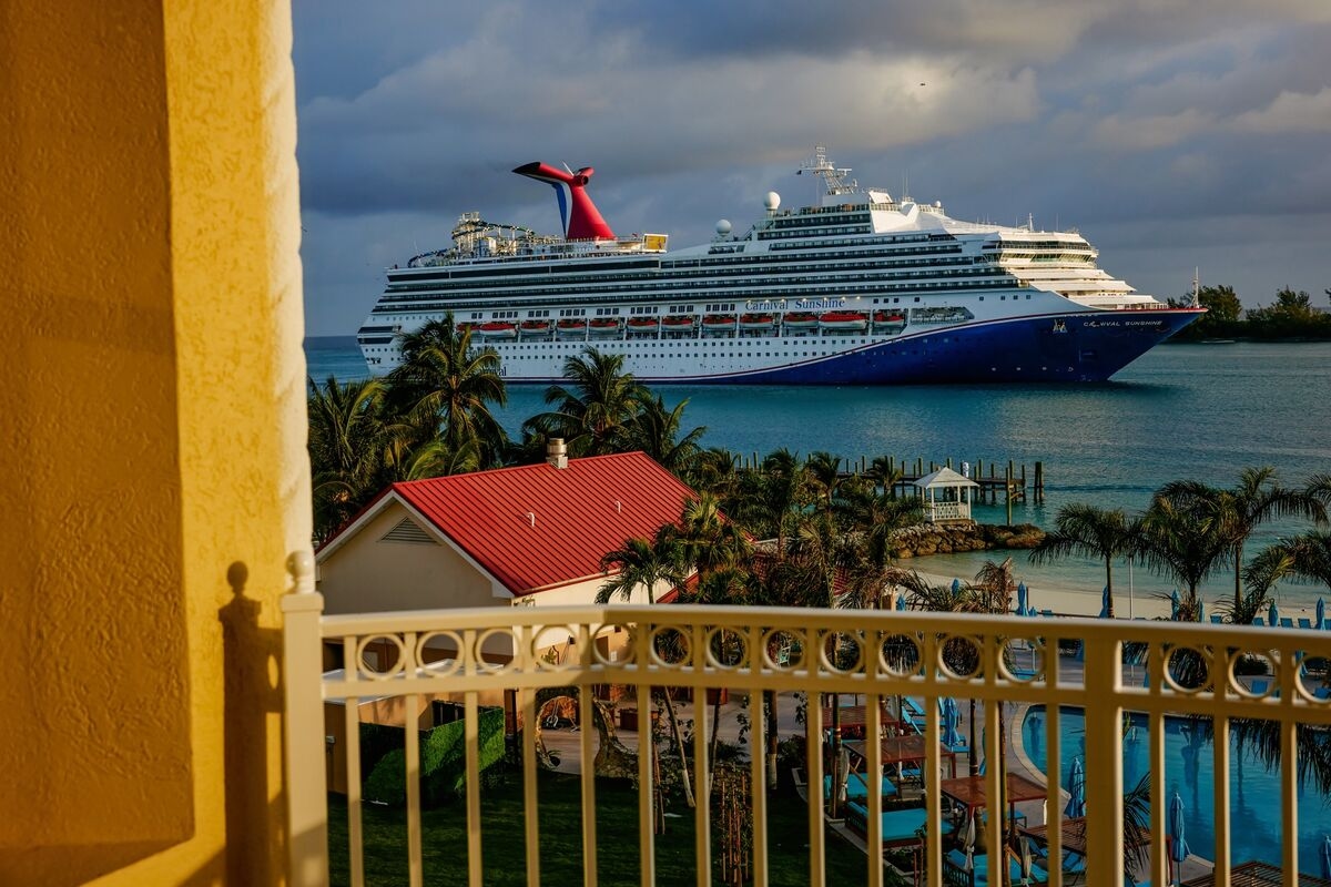 Carnival Hikes Profit Outlook as Cruisers Unfazed by Volatility