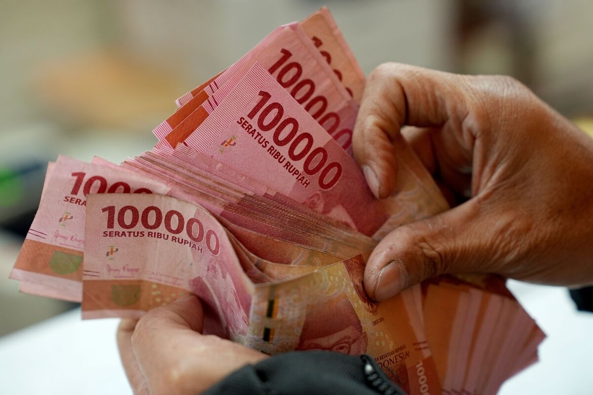 Rupiah to Consolidate Before Further Gains, Citi Strategist Says