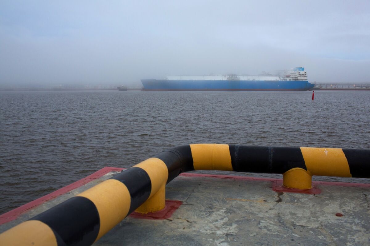 Sanctioned LNG Ship Heads to Russian Plant That Supplies Europe