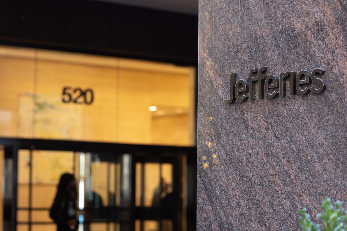 Jefferies Miami Wealth Adviser Banned From Industry Amid Probe