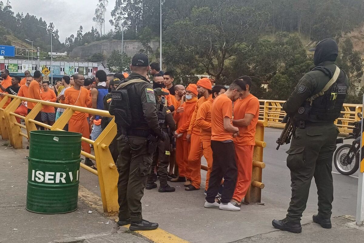 Ecuador in Spat With Colombia Over Deportation of Prisoners