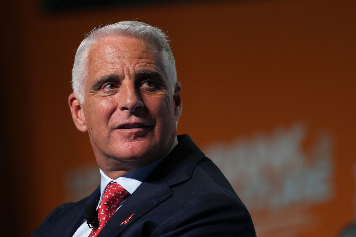 Orcel's Dealmaking Ambitions for UniCredit Hit Political Reality