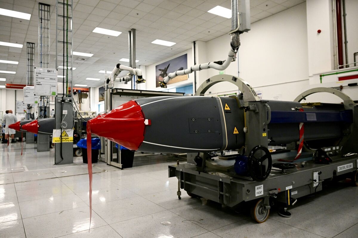 UK and France Order More Cruise Missiles, Pledge Nuclear Cooperation