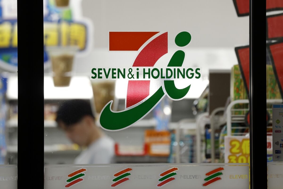 Seven & i Risks Becoming Buyout Target Again If Turnaround Fails