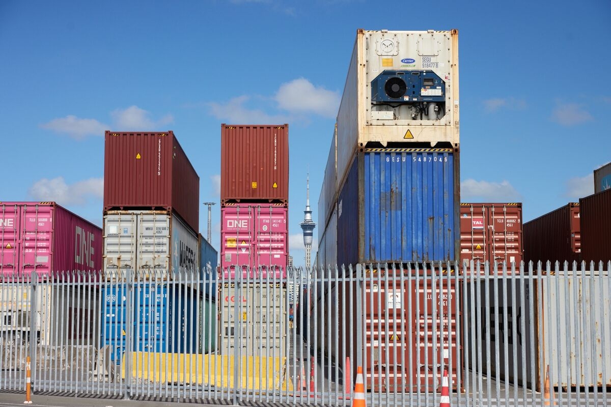 New Zealand Export Values Drop In Another Sign of Weak Economy