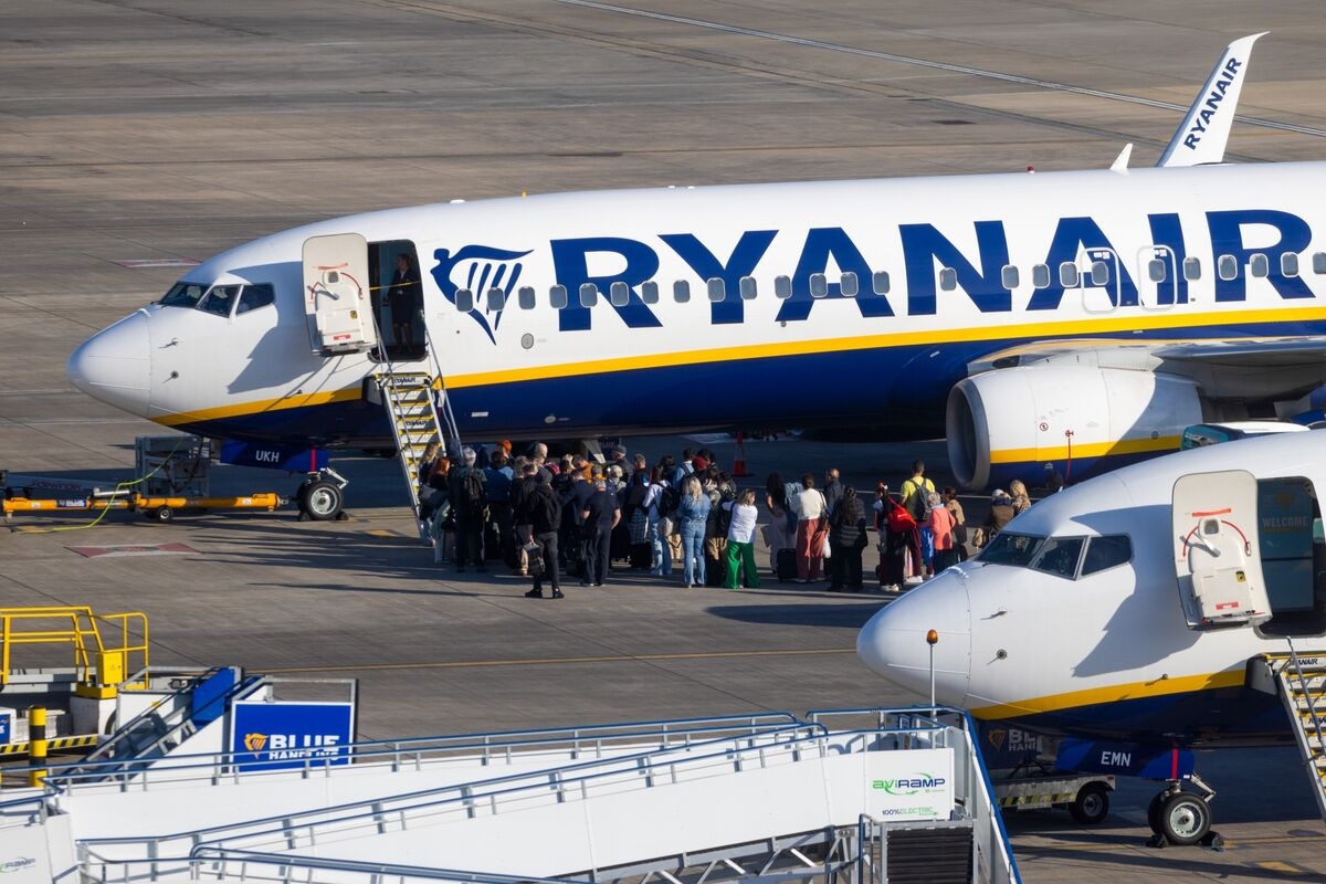 Ryanair Lifts Bag Allowance With Two Extra Inches Under the Seat