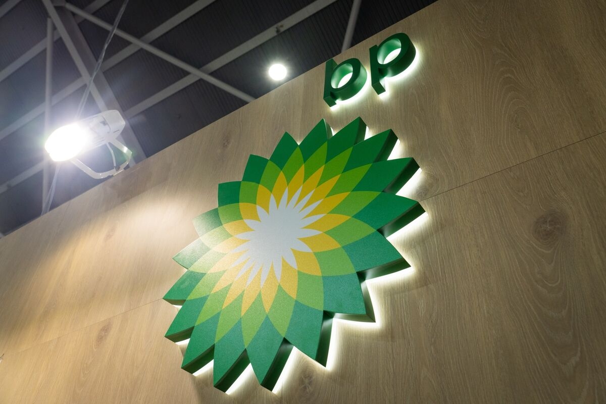 Shell Says It Has No Intention of Making Offer for BP