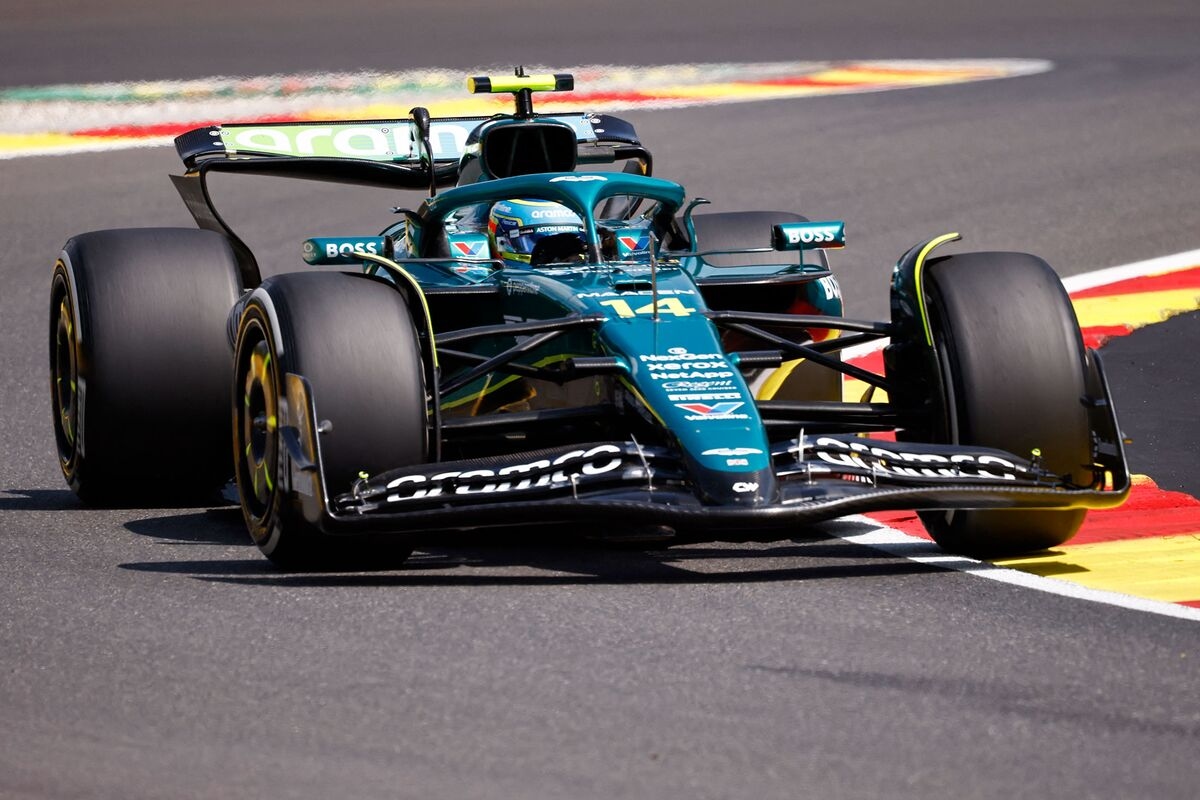 Aston Martin Stake Sale Set to Value F1 Team at £2.4 Billion