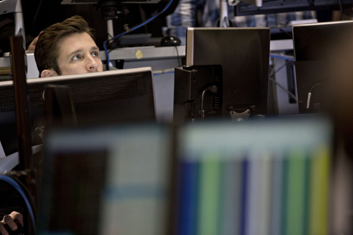 Quants Winning Against Hedge-Fund Peers Get Slammed by Selloff