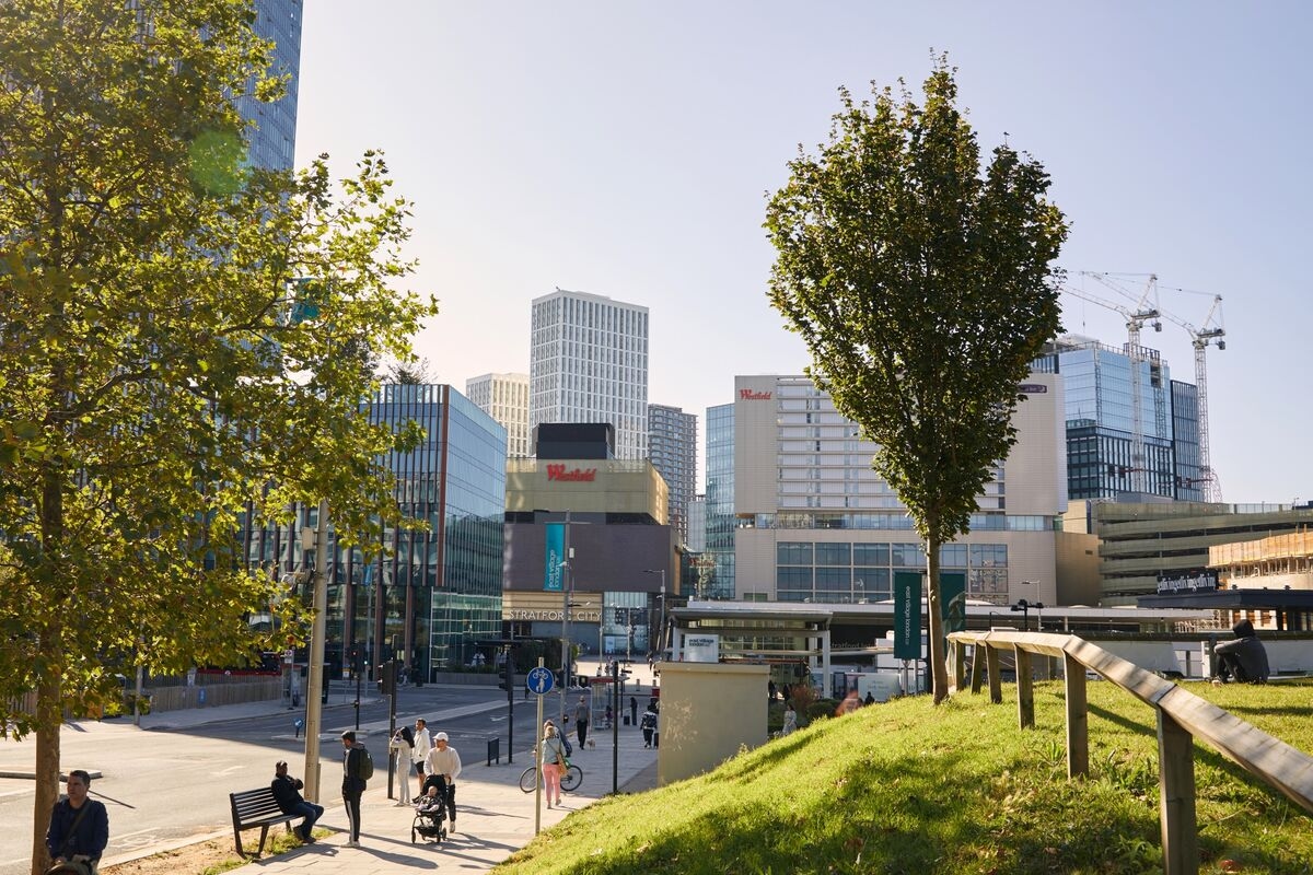 URW Plans €3.1 Billion Shareholder Payouts After Retail Recovery