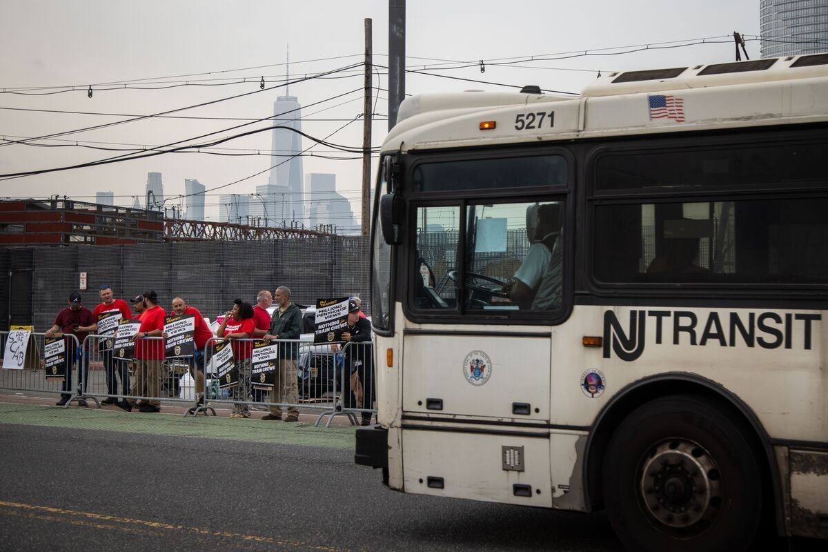 NJ Transit Engineers Union Votes in Favor of New Wage Agreement
