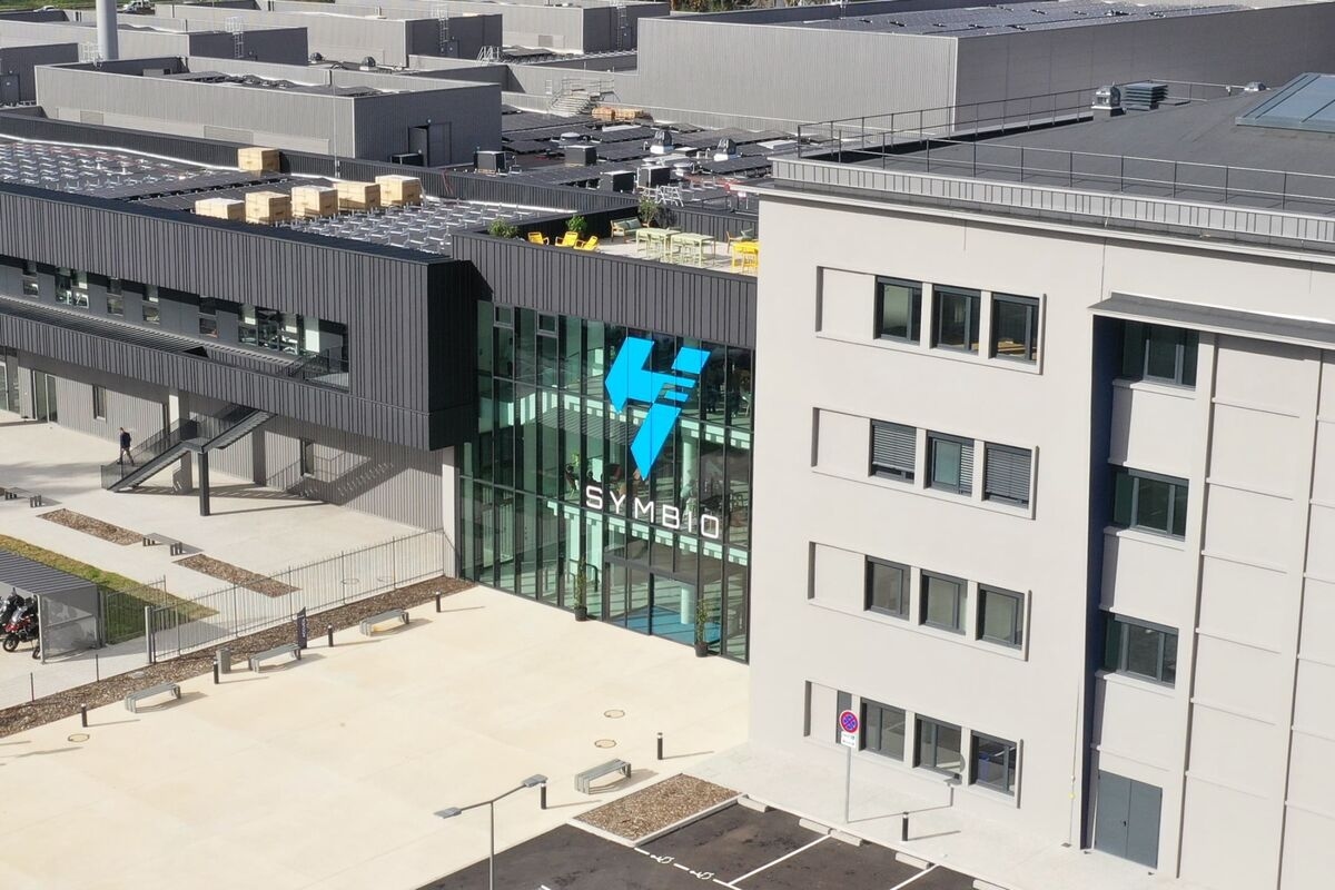 Stellantis to Halt Investments in Hydrogen Joint Venture