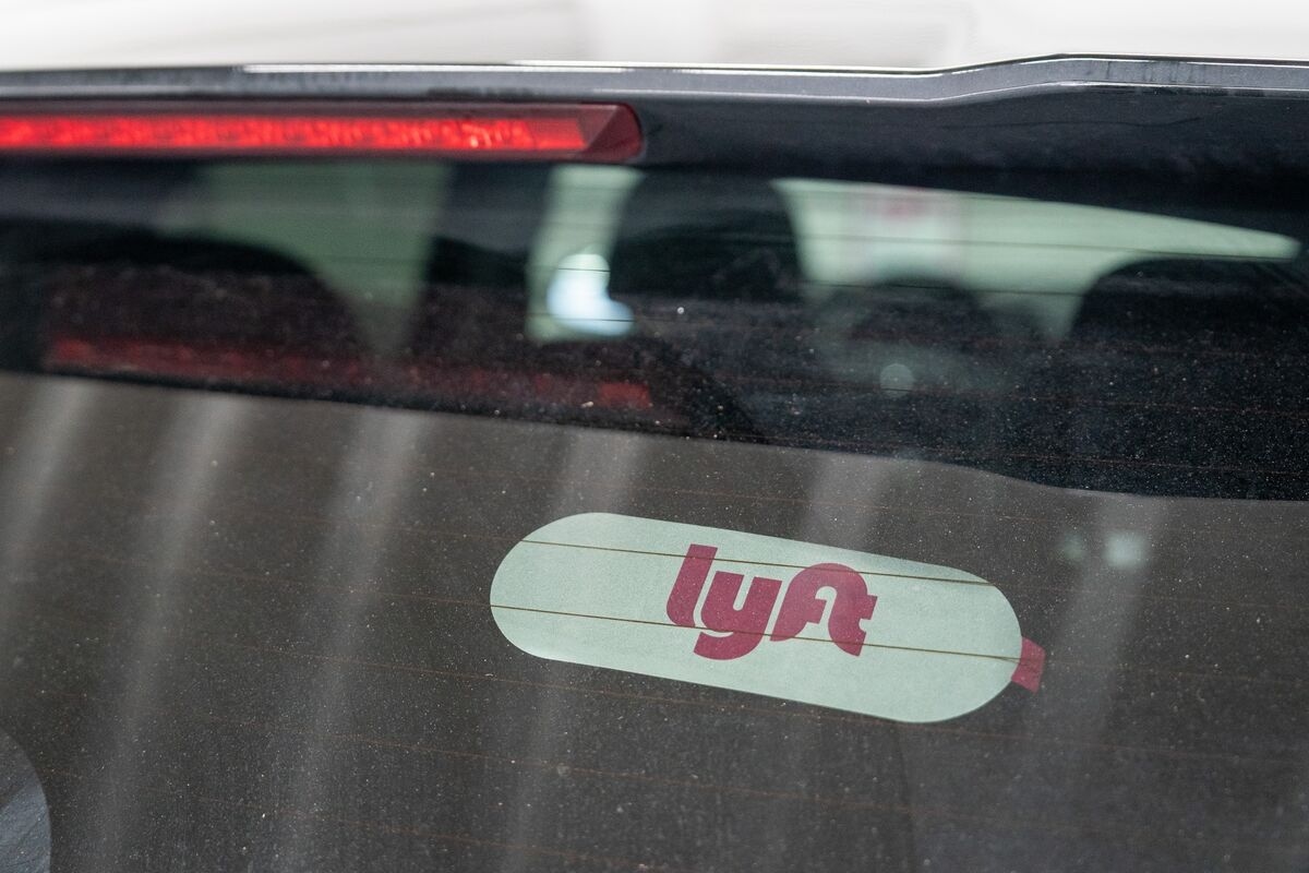 Lyft Plans to Launch Benteler Autonomous Shuttles in US in 2026