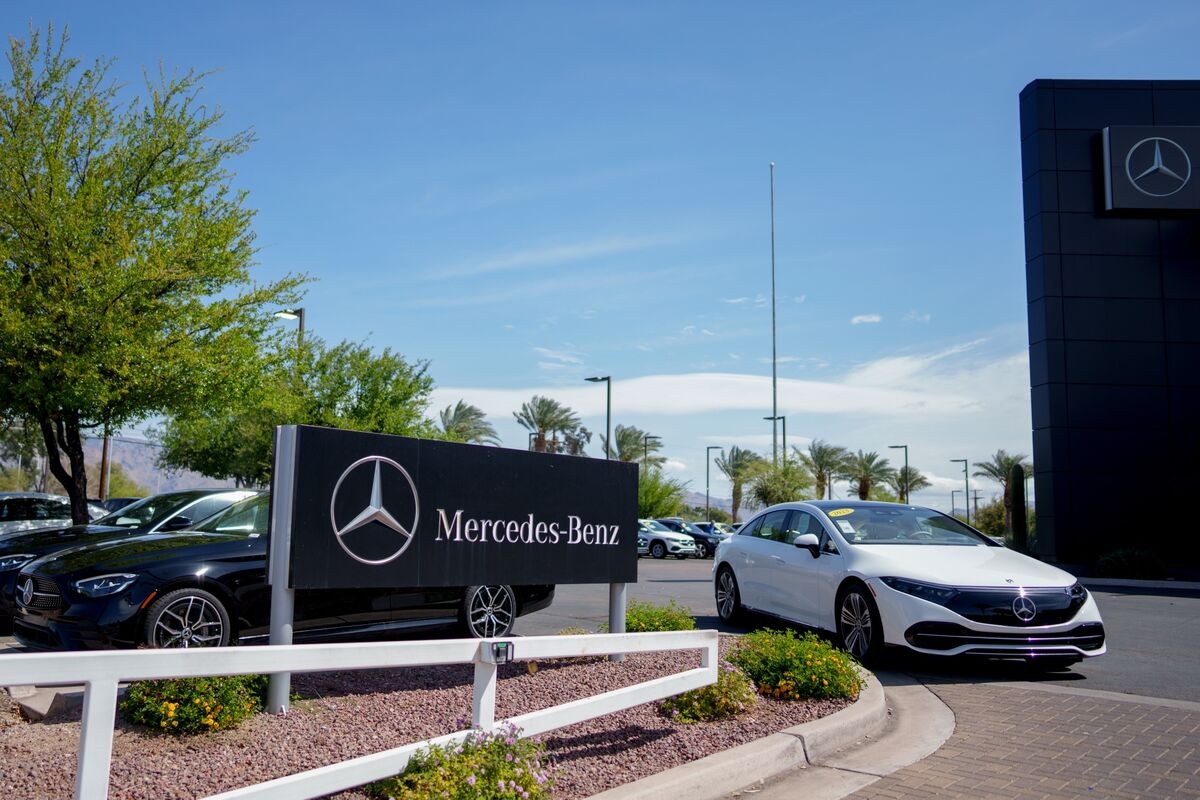 Mercedes Car Sales Drop as Tariffs Crimp Demand in US, China