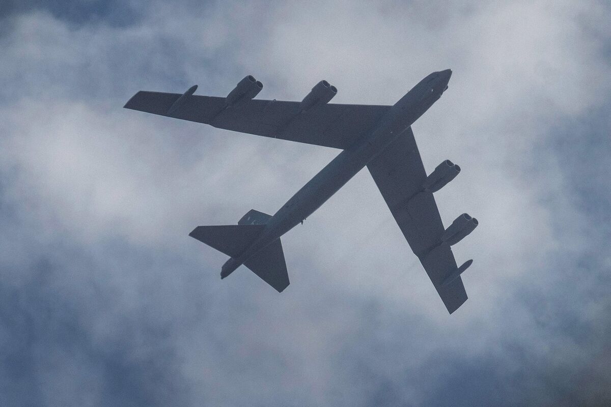 Delta Jet ‘Aggressively' Moved to Avoid B-52 Collision, ABC Says