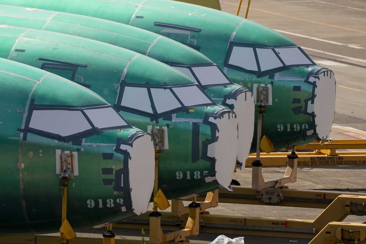 Bangladesh Offers to Buy Boeing Planes to Sway Trump on Tariffs