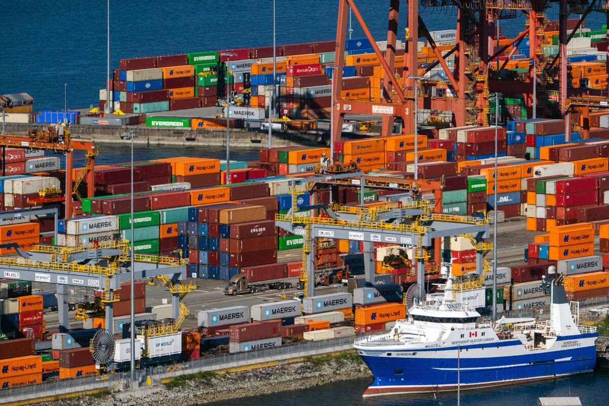 Canada's Top Port Seeks Builder to Add 70% Capacity in Asia Trade Push